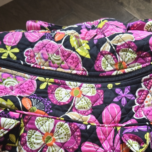 Vera Bradley Weekender Travel Bag, GUC, Travel Chic, Colorful Vibrant Bag - Picture 12 of 14